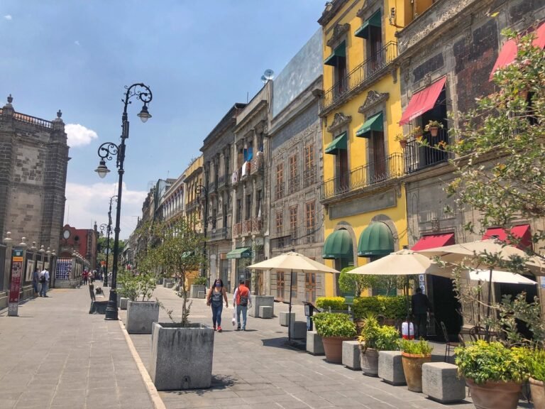 Exploring the Neighborhoods of Ciudad de Mexico - Explorer Genes