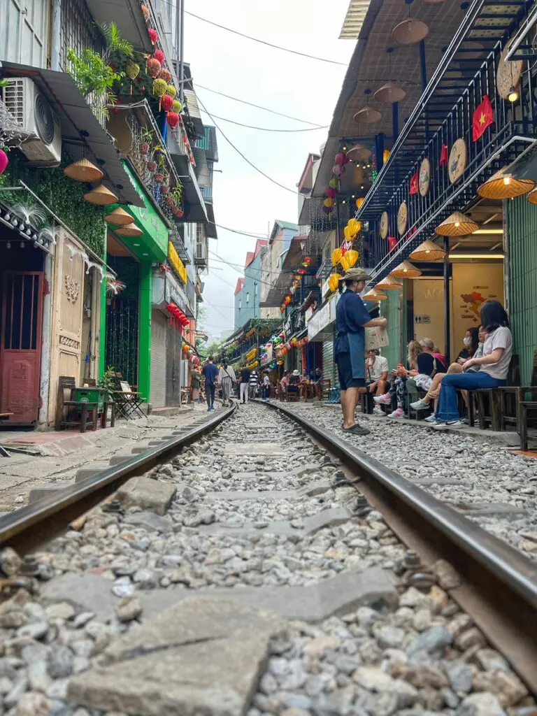 Two weeks of happiness in the Heart of Hanoi, Vietnam - Explorer Genes